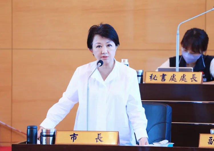 市長盧秀燕表示，大多數公車司機均兢兢業業，但「一顆老鼠屎壞了一鍋粥」，對於違法的不肖司機須加強取締。市府提供