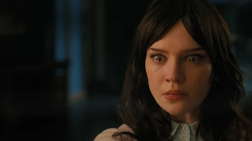 解鎖愛情新體驗!場面露骨見血 女星手被蠟燭燒眼淚直流