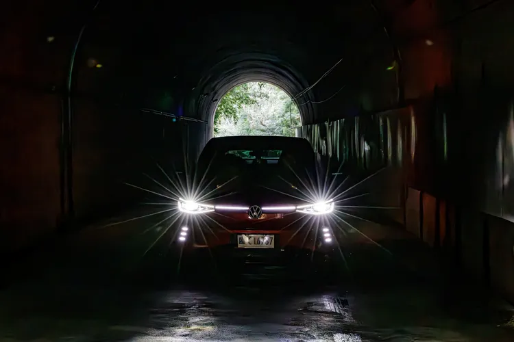 「夜間試駕：ID.誠意續電」活動同步於全台展開，車迷可至鄰近授權展示中心預約，體驗全台唯一的夜間駕馭行程。業者提供