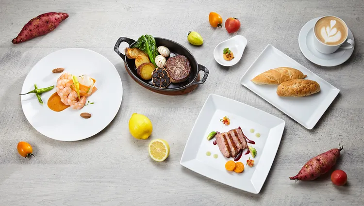 憑二張券可選In Between「之間套餐」(75折價值2607元)。業者提供