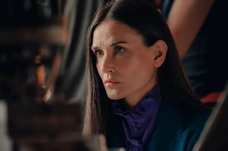 黛咪摩爾詮釋容貌焦慮的過氣女明星。CATCHPLAY提供