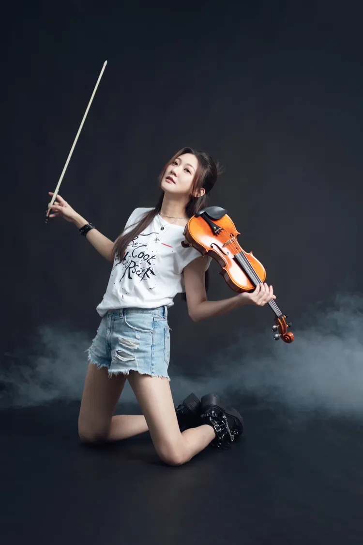 林逸欣將舉辦2024「Keep Playing！」演唱會，也是她跟粉絲的同樂會。鑫羽工作室提供