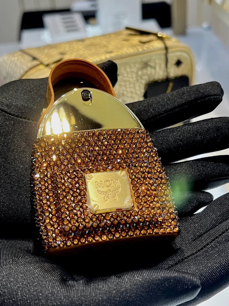 MCM經典背包香精施華洛世奇版，50ml／5萬8000元。品牌提供