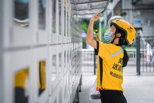 為何越來越多熟齡女改當外送員?