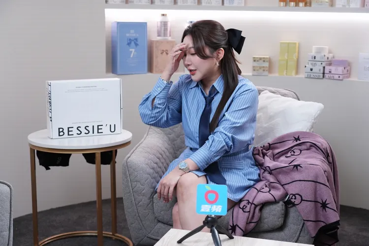 歷經「假面夫妻」夫妻風波，闆妹分享事發時的心路歷程。彭欣偉攝