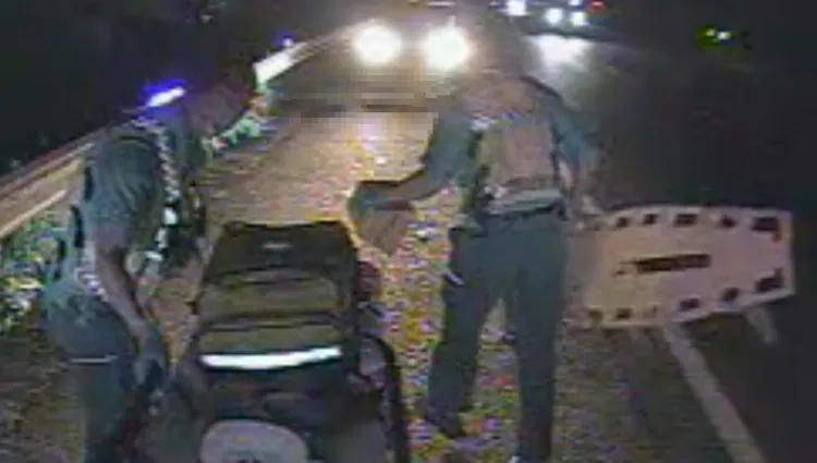 行人誤闖國道，遭汽車撞死。翻攝畫面