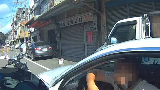 違停車遇警勸導加速逃逸！果然有鬼　警圍捕查獲駕駛持有喪屍菸彈