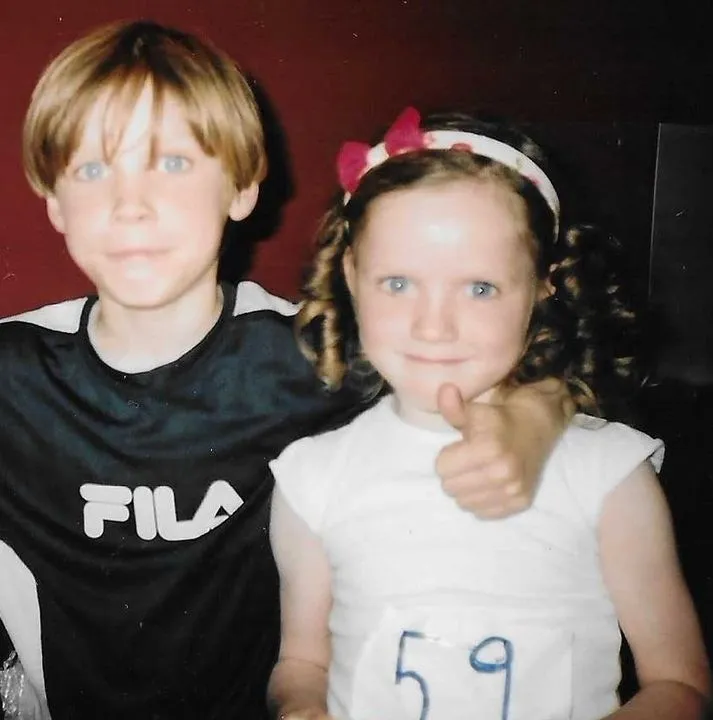 菲谷斯（右）、安娜梅從小一起搭檔。寬宏藝術提供