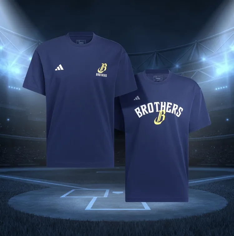 聯名系列注入中信兄弟經典「鋼鐵藍」。翻攝adidas_tw IG