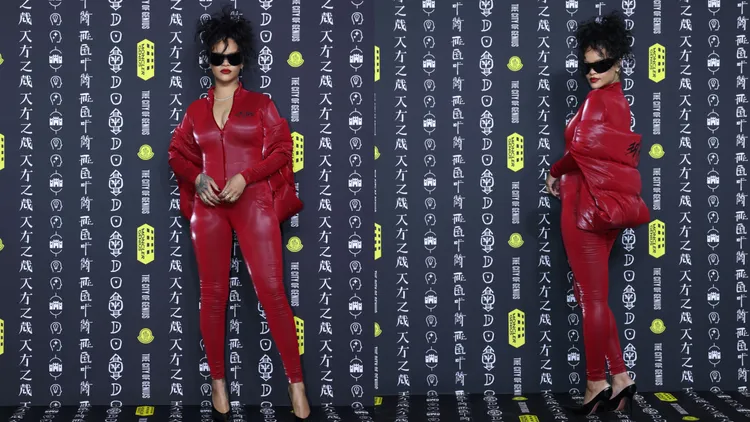 蕾哈娜以大紅色緊身爆乳裝現身。品牌提供