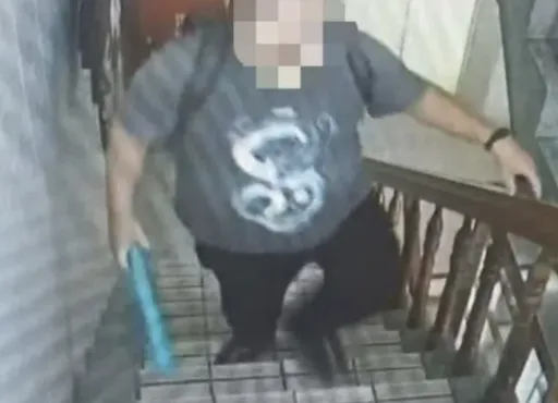 「屎攻」鍾小平服務處!抗議常客辯「內急忍不住」 道歉酸爆「關注萬華阿公店」較實在