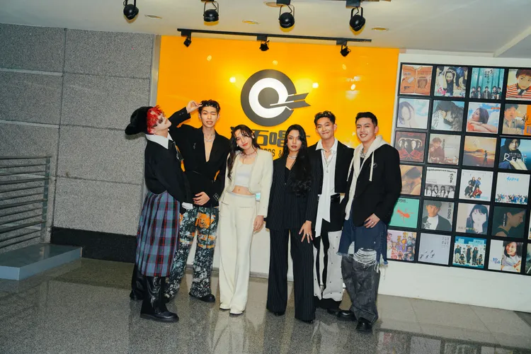 U_NUS和KAXA為打歌《不怕星期一》拍攝一系列迷因短影片，逗趣內容狂吸數十萬人觀看。滾石唱片提供