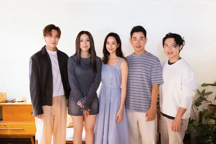 告五人鍍金後首發單曲〈就說你想說的〉邀張鈞甯、任賢齊聯手飆戲。相信音樂提供