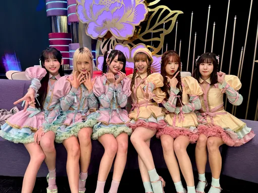 AKB48 Team TP好會玩 「矇眼唱跳」互摸撞在一起