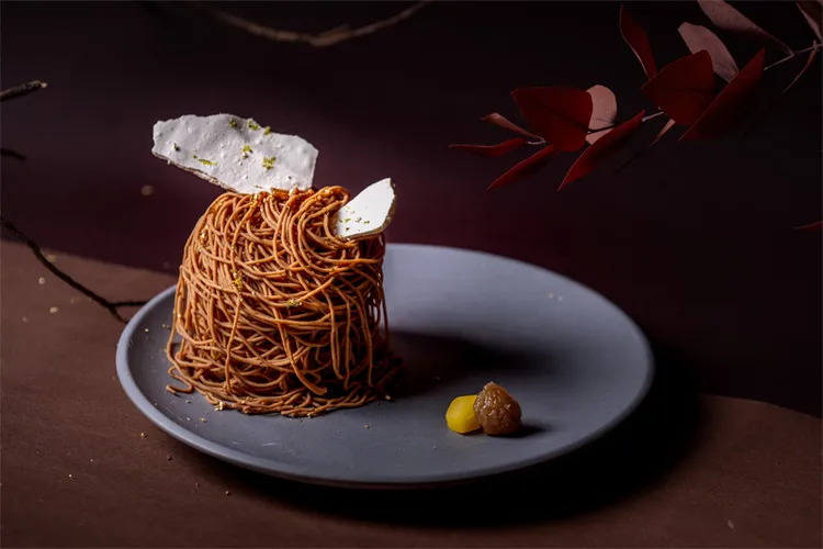 《錦荔枝‧蒙布朗》以台灣特有的白玉苦瓜為靈感。業者提供