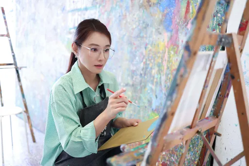 把6歲女兒畫入作品!陳怡蓉改了6次才定案 本人無情嫌不夠像!