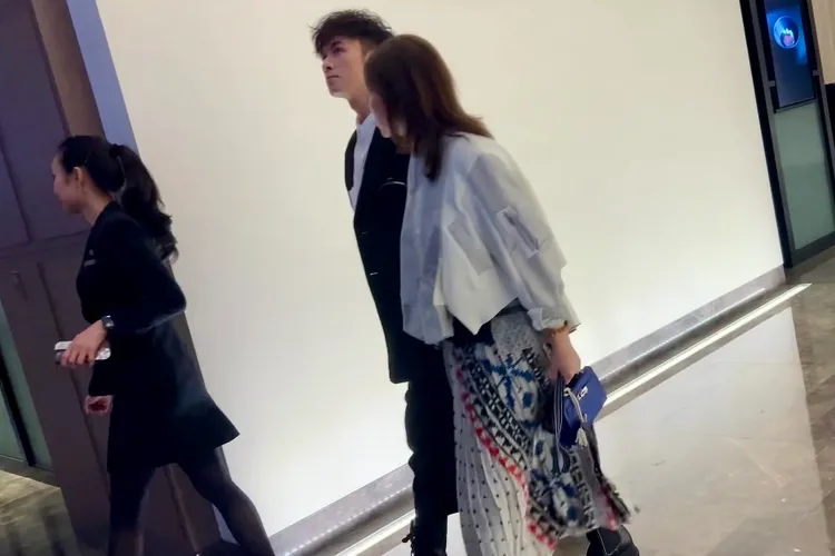 港星古巨基也牽著老婆來參加蕭敬騰、Summer婚禮。特勤中心攝