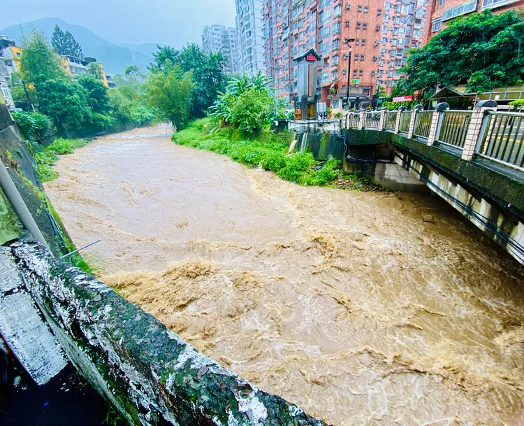 康誥坑溪目前水位。翻攝汐止集團臉書