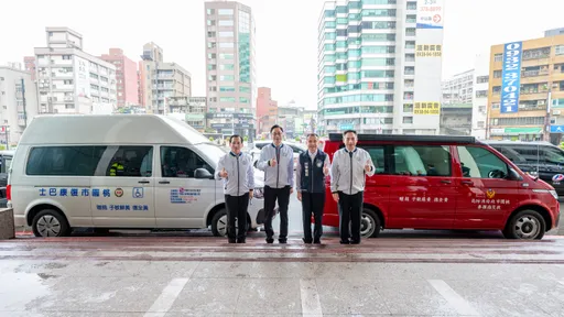桃園市獲贈救災指揮車及復康巴士 張善政感謝善心人回饋社會