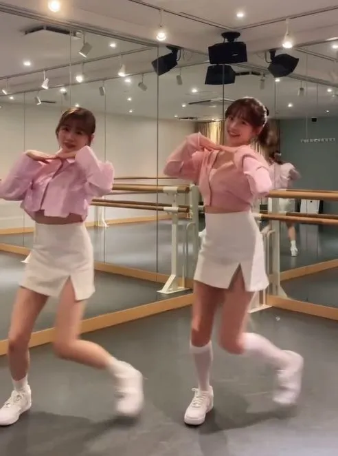 中森美琴和妹妹不放棄偶像夢，不時放上跳舞影片。翻攝nakamorimikoto IG