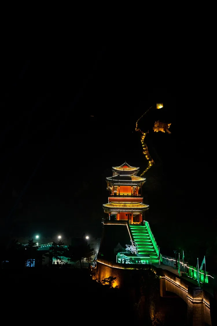 LACOSTE將網球文化搬進中國萬里長城。品牌提供