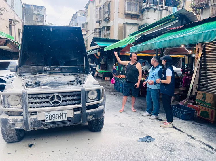 里長及時協助九孔滅火。民眾提供