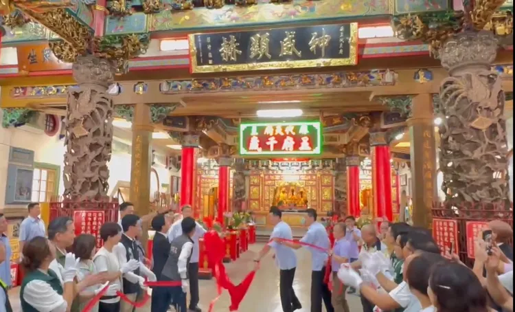 賴清德總統到台南拜廟，在麻豆代天府揭匾。莊曜聰攝