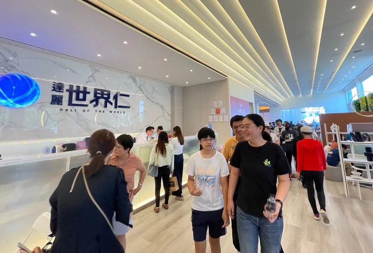 各類成本不斷提升，建商通常會轉嫁到房價。資料照片