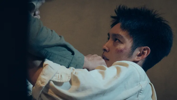 曹佑寧捨身與莊凱勛互毆。劇匯文創提供