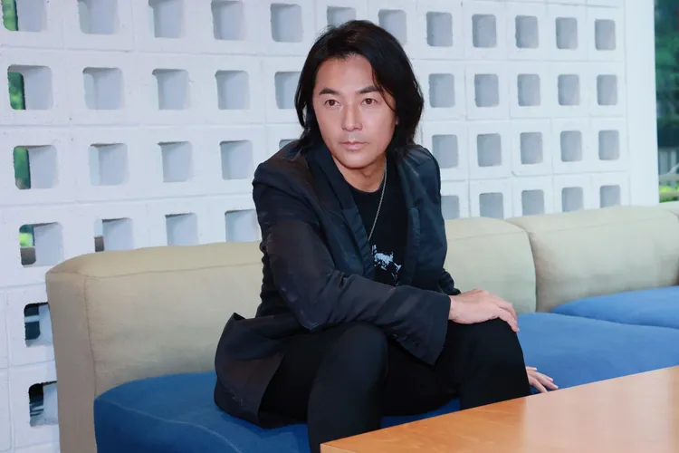 57歲的鄭伊健帥氣如昔。彭欣偉攝
場地提供：WEWORK