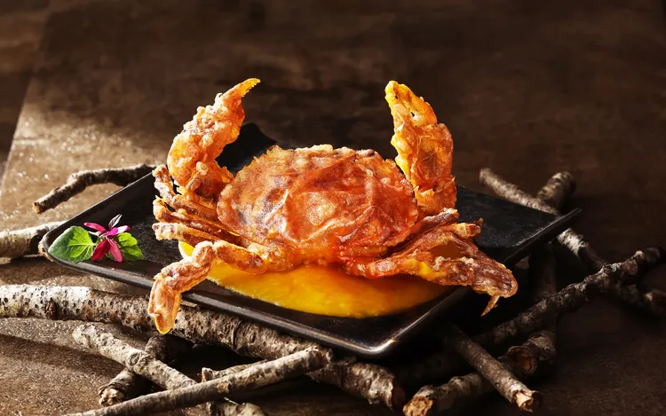 黃金軟殼蟹天婦羅。業者提供