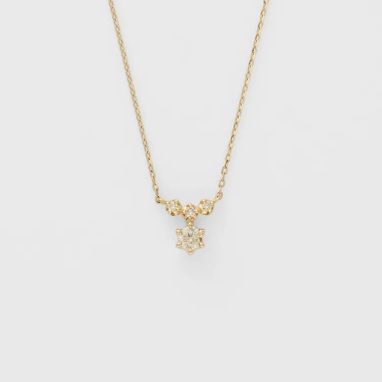 agete2024冬季限定18K鑽石項鍊，1萬7000元。品牌提供