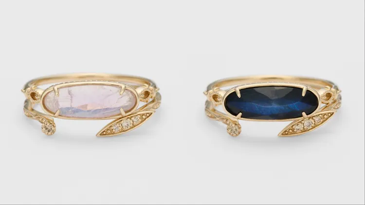 agete 2024冬季限定10K及拉長石紫水晶鑽石套裝戒指（左）、10K及拉長石黑瑪瑙鑽石套裝戒指（右），各2萬1600元。品牌提供