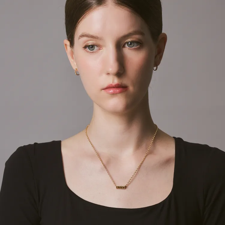 10K搭配鑽石系列也推出了項鍊。品牌提供