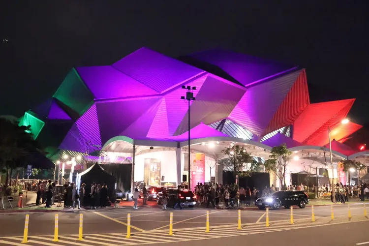 台北流行音樂中心五光十色。莊宗達攝