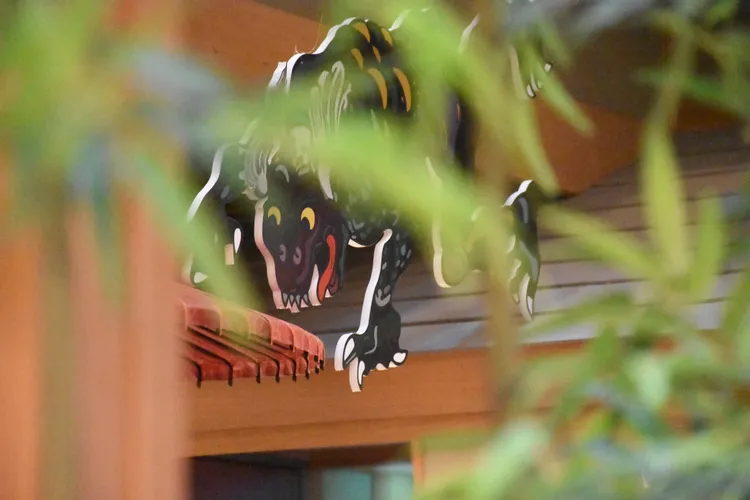 日勝生加賀屋精螻蛄。業者提供