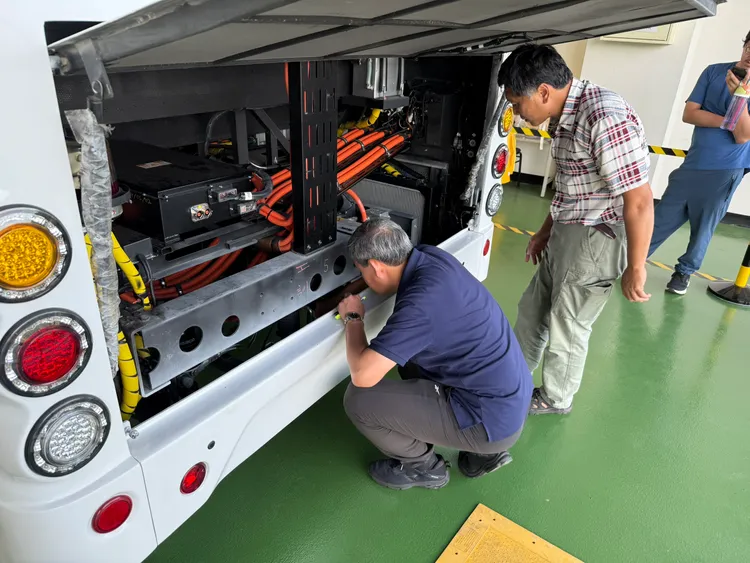 電動大客車保養及維修人力培訓課程。公路局提供