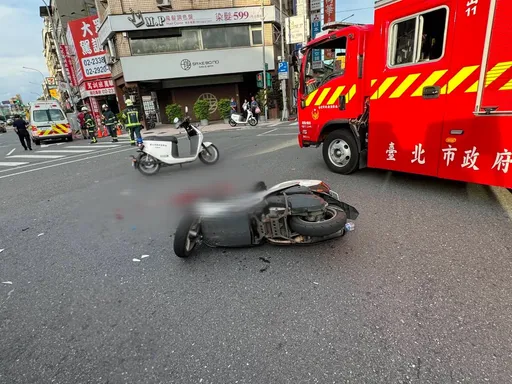 碰撞片|萬華男騎士停紅燈搶快起步 路口撞上搶黃燈公車不治身亡