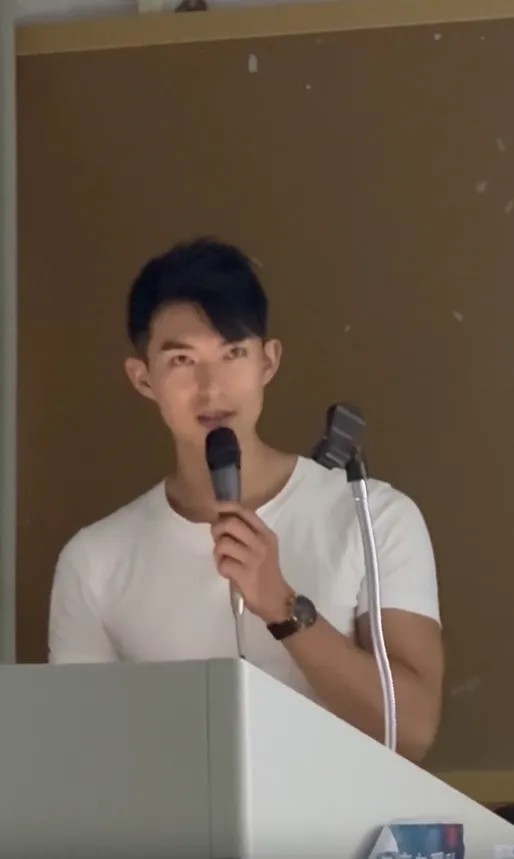 中原大學天菜英文老師。翻攝Threads畫面