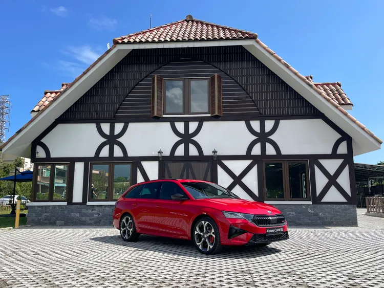 全新Octavia RS搭載集團名機EA888  2.0 TSI渦輪增壓引擎，最大馬力提升20匹達到265匹規模。林浩昇攝