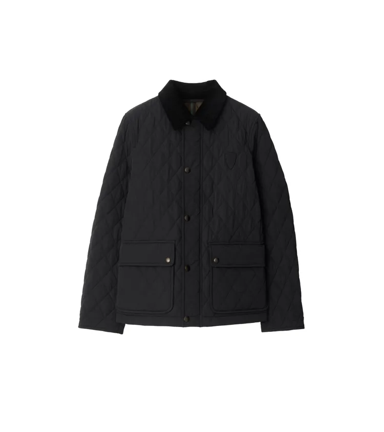 BURBERRY黑色絎縫尼龍夾克，4萬6500元。品牌提供