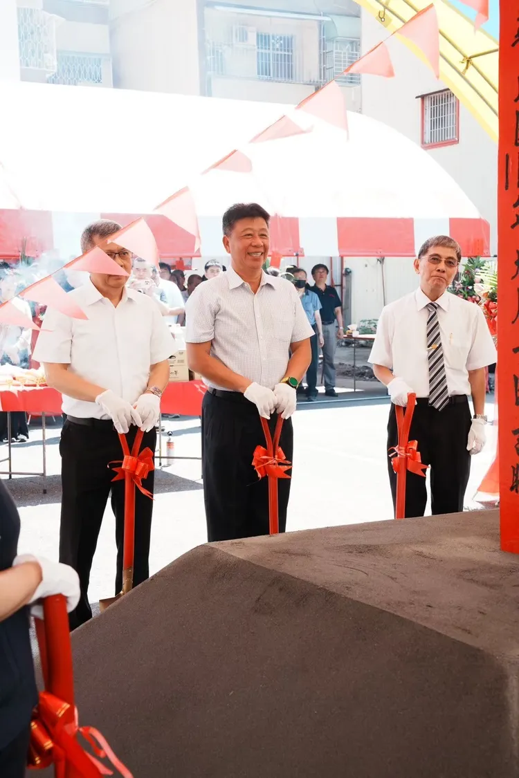 建案目前已動工，但距離完工也就是2028年2月還有一大段時間，購屋族可透過工程期存款。安庭建設提供