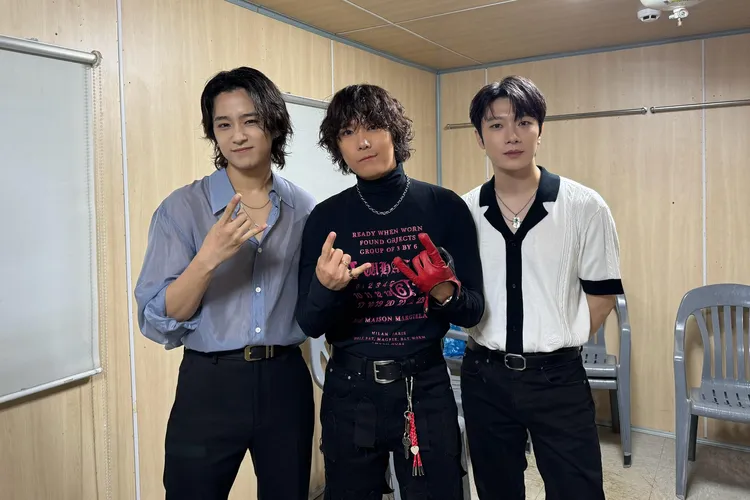 原本5人的FTISLAND現在只剩2人繼續活動，公司宣布崔敏煥（右）暫停活動。翻攝自FTISLAND臉書