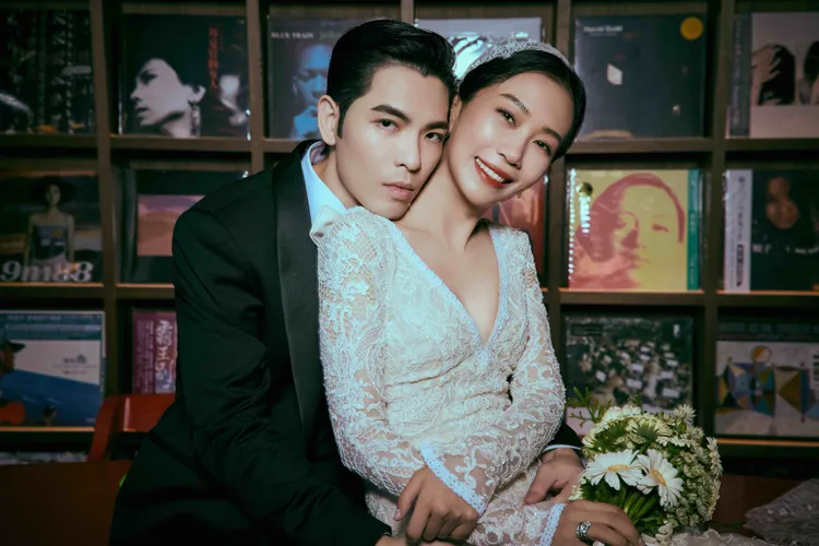 蕭敬騰老婆套上法式浪漫復古宮廷白紗。喜鵲娛樂提供