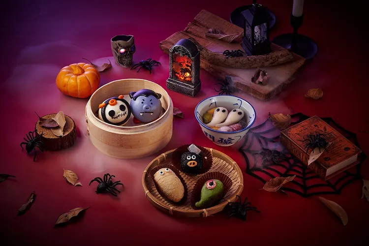 微風信義點點心 【萬聖鬼怪PARTY TIME】 幽靈三兄弟推薦價158元，萬聖芋到鬼推薦價98元，焦糖魔鬼豬豬包推薦價158元。業者提供