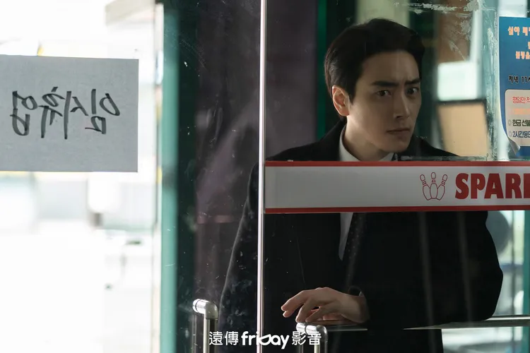 李浚赫演活油腔滑調的檢察官「徐東載」。friDay影音提供