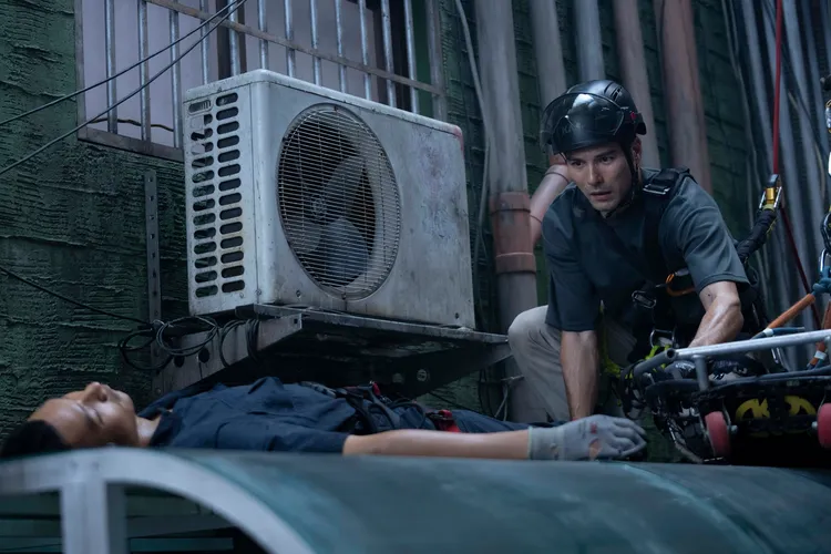 黃冠智在《人生清理員》中意外離開，鳳小岳難以接受。果陀娛樂提供