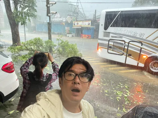 外景主持人到高雄「緊急下車避難」 生涯第一次被颱風嚇到暫停錄影