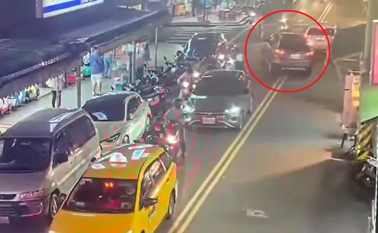 15歲少年才偷鑰匙開車五分鐘就出事。消防局提供