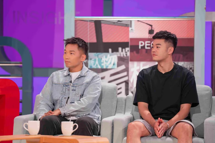 李洋（左）與王齊麟分享打球默契。TVBS提供